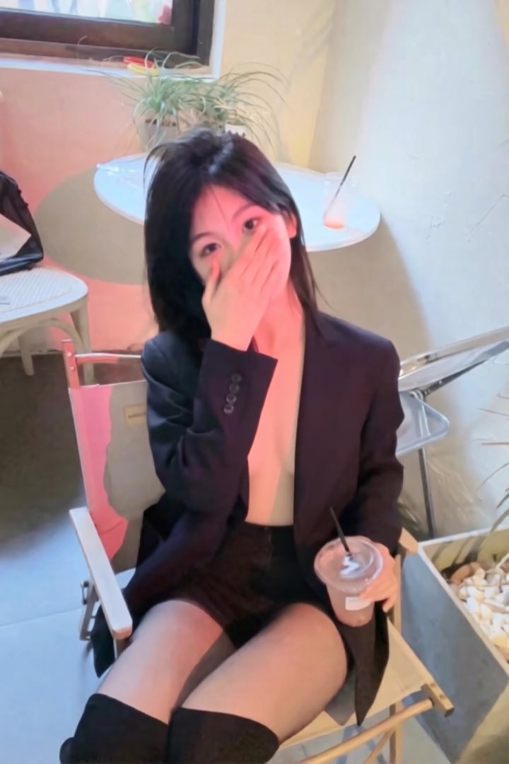 Leit9dx1's tweet photo. #母狗 #女高 #露出 #反差婊 https://t.co/zKzt7BQBwq