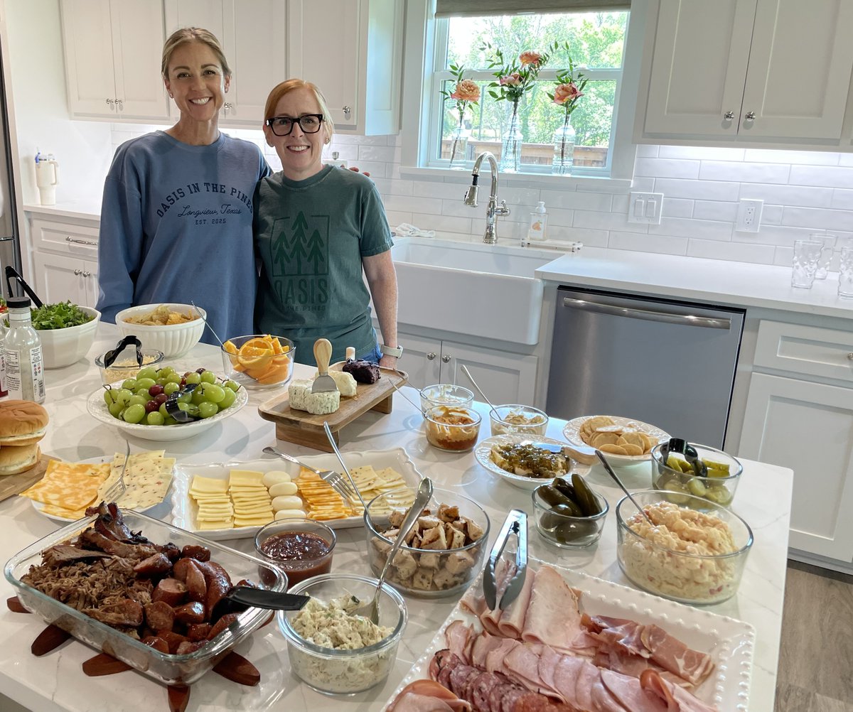 OasisInThePines's tweet photo. God has truly blessed Oasis with incredible volunteers.
We’re so thankful for the way they serve and care for pastors and ministry leaders each retreat week.
Want to get involved? https://t.co/HsxtALoh2i https://t.co/VSOR1mxFgz