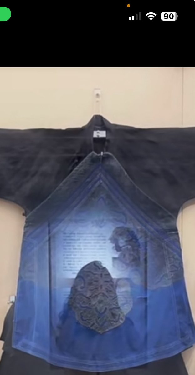 jilu547385 They kept changing from the round Qing collar to the