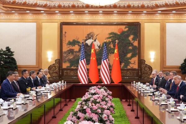 MarioNawfal's tweet photo. 🚨🇺🇸🇨🇳 Trump turned the trade war into a shopping list.

China agreed to buy 200 Boeing jets and $17B+ in U.S. farm goods over 3 years.

400+ American beef facilities relisted. Poultry imports back on the table.

For context: Beijing doesn't make concessions like this unless it needs something. Watch what the U.S. quietly gives in return.

Source: Fox News
