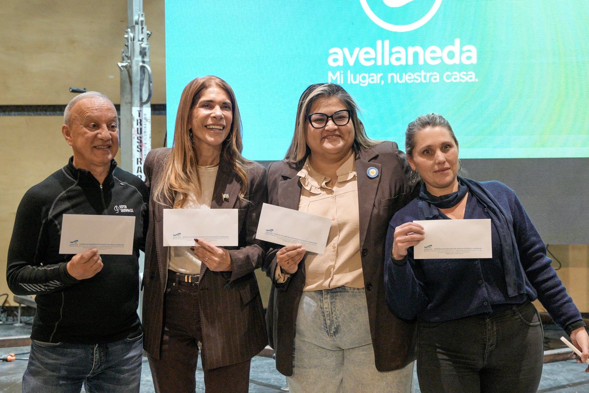 magdysierra's tweet photo. 💬 | Compartimos una charla junto a Orlando Machado, Secretario General del  SECLA, delegadas y delegados y Andrea Franco, Directora de Turismo para contarles las políticas públicas y las obras que venimos llevando adelante en nuestra ciudad ✨

También conversamos sobre los distintos circuitos turísticos y culturales que tenemos en Avellaneda, para que más afiliadas y afiliados puedan conocer, recorrer y disfrutar nuestros espacios culturales y lugares históricos.