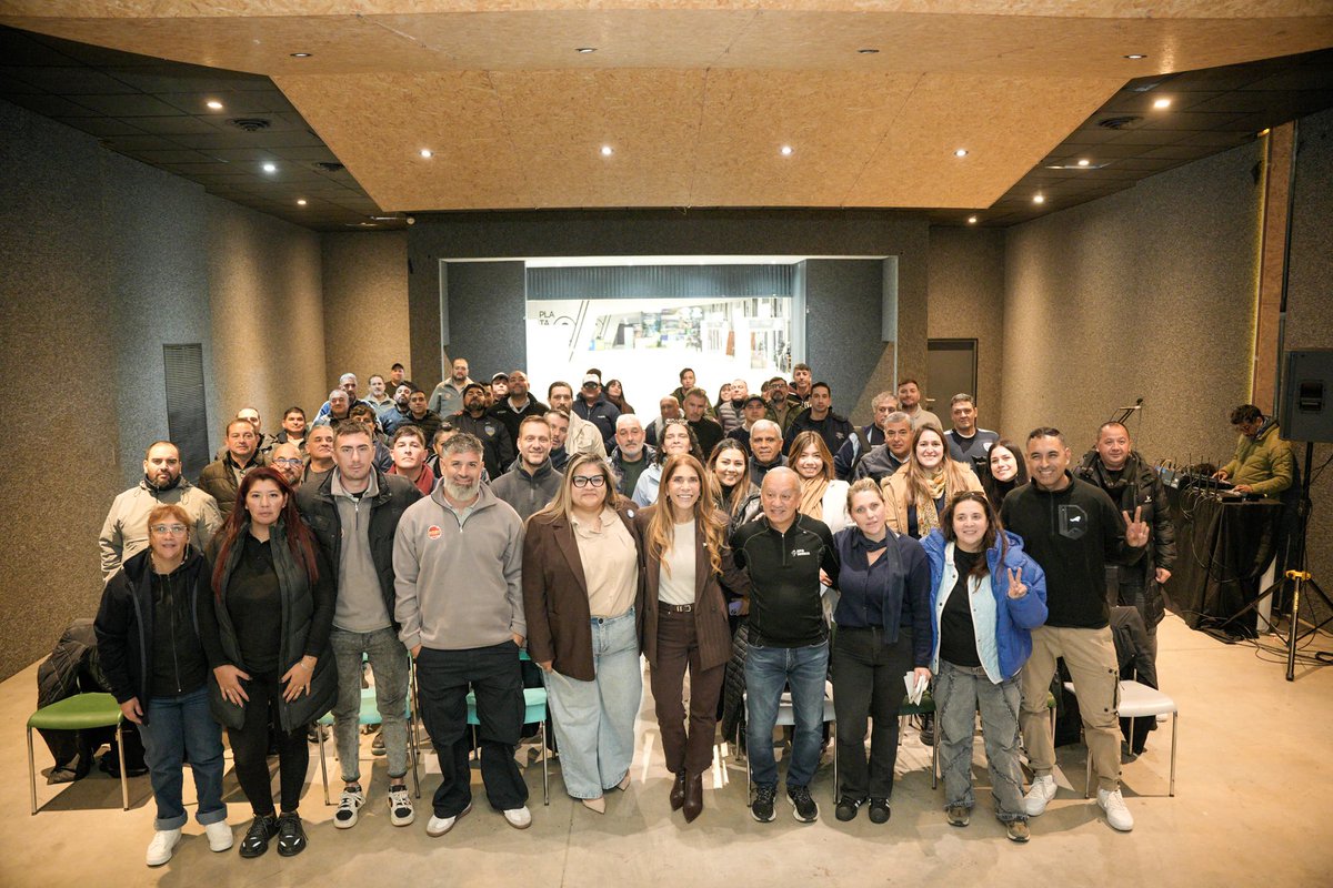 magdysierra's tweet photo. 💬 | Compartimos una charla junto a Orlando Machado, Secretario General del  SECLA, delegadas y delegados y Andrea Franco, Directora de Turismo para contarles las políticas públicas y las obras que venimos llevando adelante en nuestra ciudad ✨

También conversamos sobre los distintos circuitos turísticos y culturales que tenemos en Avellaneda, para que más afiliadas y afiliados puedan conocer, recorrer y disfrutar nuestros espacios culturales y lugares históricos.