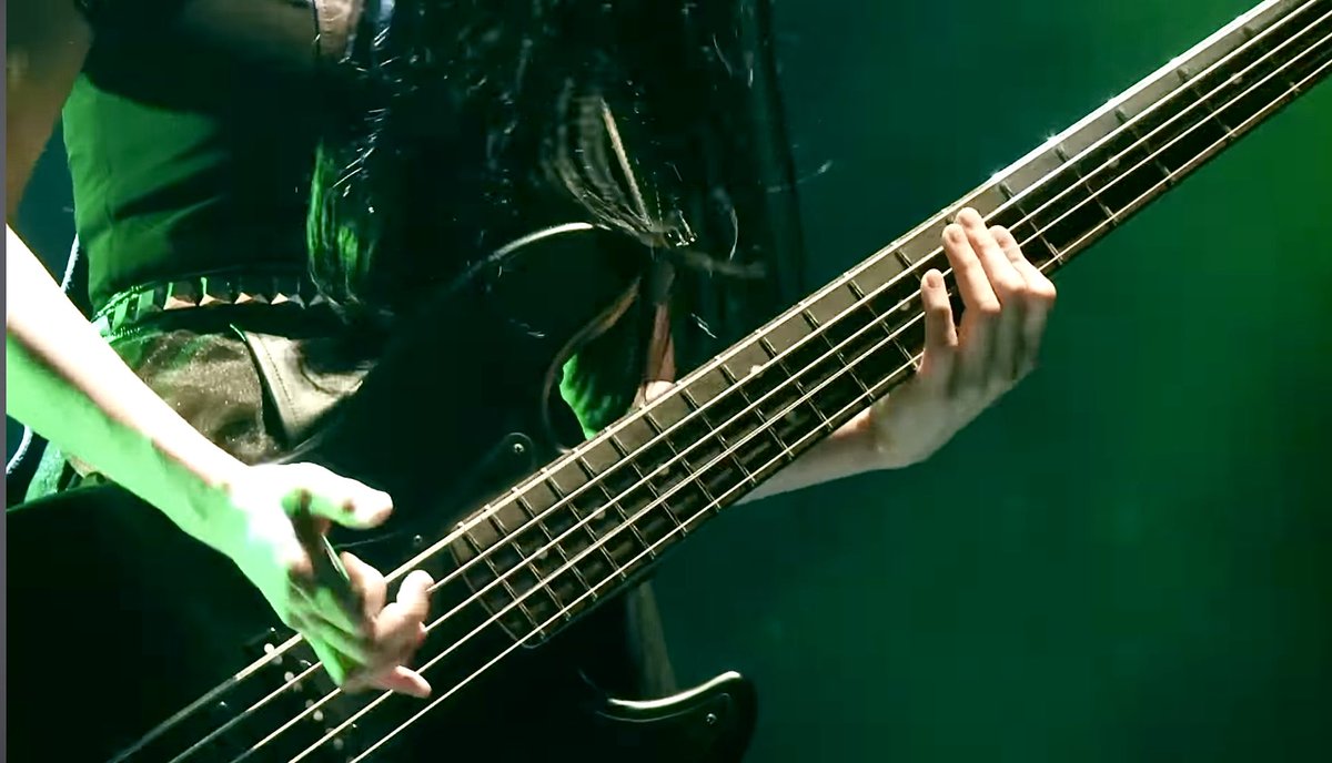 Piroya44's tweet photo. BAND-MAID / onset (Apr13th2018)
https://t.co/B5DaxJ7bPH @YouTube
#bandmaid 
 BAND-MAIDの曲を初めて聞いたのはonsetでした🎸YouTubeで見たときから"このメイド達は何者？この曲はなんだ？？？🥁カッコよくてもう鳥肌が立ちまくりました🕊️BAND-MAIDの事をもっと知ろうときっかけになった曲です🍺 https://t.co/u41j9OauBc