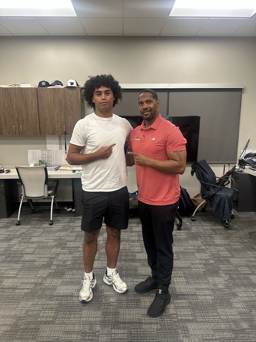 Mann_pierreP's tweet photo. Thank you @CoachDLett for coming to see me @AStateFB https://t.co/FcLr9bVKhU