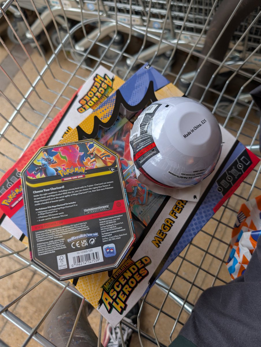 KHall152's tweet photo. @pokemondealsuk Pick up time. Thanks for the updates ✌️ https://t.co/3iQdrwIEB1