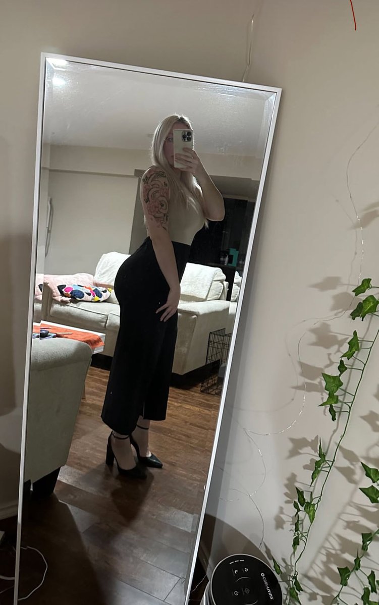 KrysteeKayy tweet media
