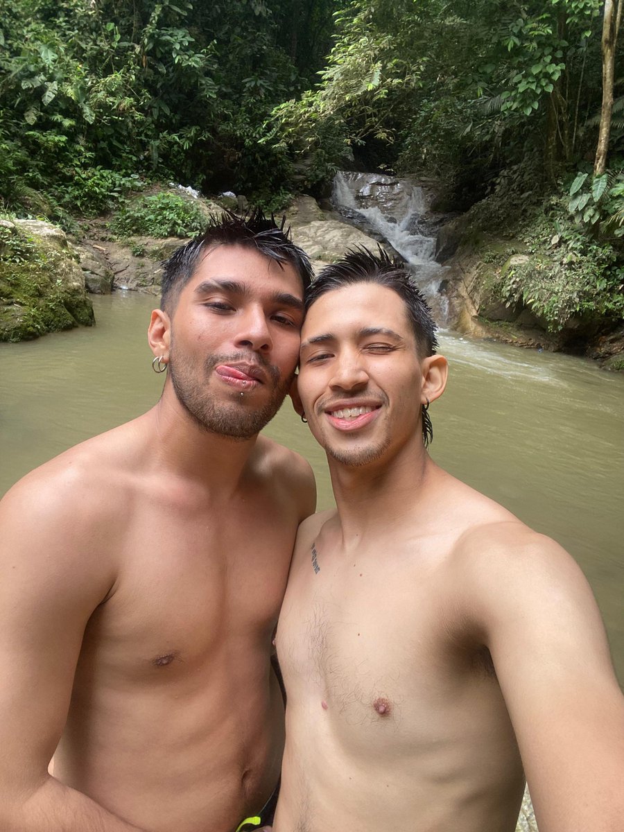 LSANDY1226's tweet photo. Agua, amorcito y paz https://t.co/oTdWhEQMz4