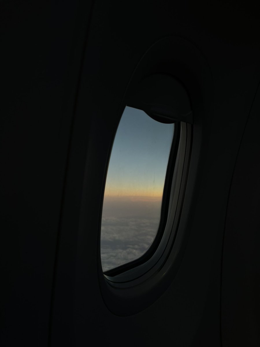 UbYvd's tweet photo. 今年の目標は2ヶ月に一度は仕事で飛行機乗る！ https://t.co/oCYtgRBbrG