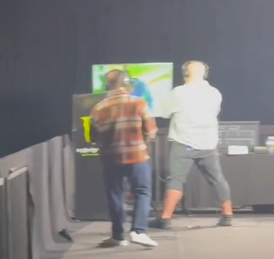 ethuun's tweet photo. @MLGPuckett @DashySZN calves out, locked in https://t.co/9gSDz6ifB7