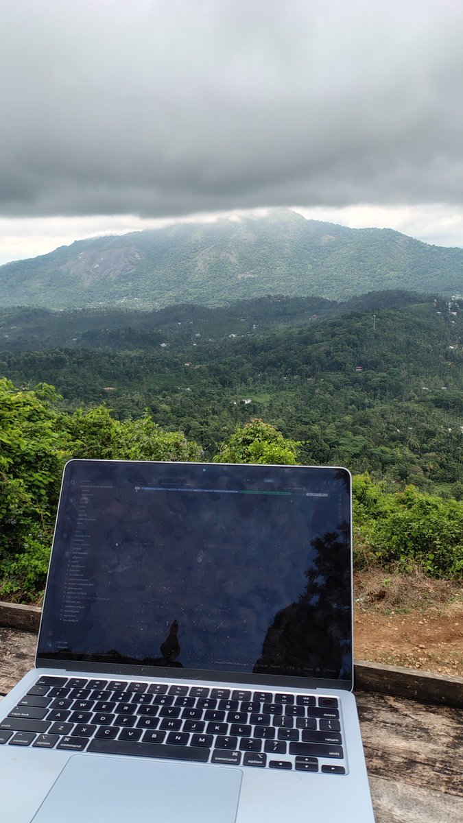 SubediSristi's tweet photo. Rate this remote work view from 1-10. 👇 Honestly, the glare on the screen is worth it for this backdrop.

#RemoteWork #DigitalNomad #ViewOfTheDay #OfficeView https://t.co/79aPbkzpmT