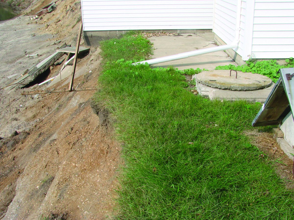 PumperMag's tweet photo. 🌧 SEPTIC DETECTIVE
Flooding can create major system issues. This article covers proactive measures and recovery strategies to reduce failures and environmental impacts.

👉 Explore recovery strategies:
https://t.co/kekHJaKinR https://t.co/0c61fVRyWC