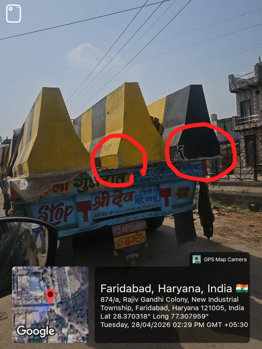 DMujesar's tweet photo. @MCF_Faridabad क्षेत्र के ��ार्ड नंबर 3 में गोछी ड्रेन के साथ लगे जर्सी बैरियर की शिकायत के बावजूद भी जे•ई• ने बिना गुणवत्ता और ठेका लेने के लिए ठेकेदार द्वारा दिए गए दस्तावेजों की जांच कराए ही बिल बना दिया 😀 @cmohry यहां तो साफ साफ भ्रष्टाचार दिख रहा है @SVBHaryana @ulbharyana https://t.co/HWgrK2S8g6