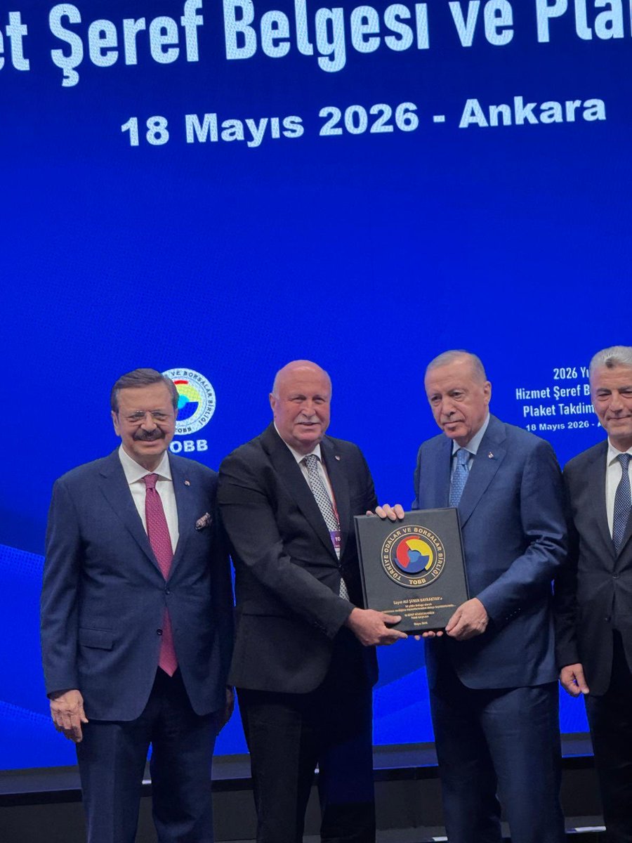 EyyupElmali's tweet photo. Sakarya İl Koordinasyon Kurulu Akyazı Ziraat Odası Başkanımız Sn. Ali Şener Bayraktar, Cumhurbaşkanımız Sn. Recep Tayyip Erdoğan’dan 2026 yılı Hizmet Şeref Ödülünü aldı. Tebrik https://t.co/Sie62hPpTJşarılarının Devamını Diliyorum https://t.co/TSFj3klMb0