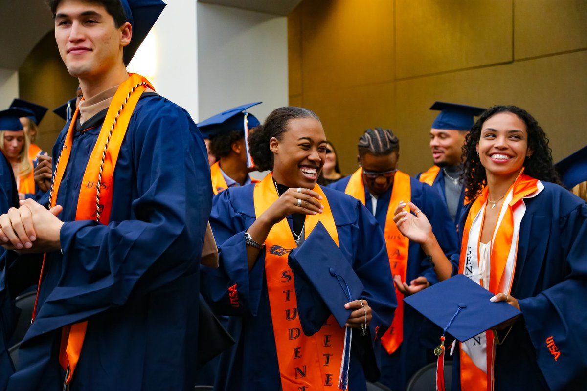 UTSAWBB's tweet photo. A big shoutout to our grads! 

#BirdsUp 🤙 | #LetsGo210 | #CashIn 🏀 https://t.co/KZaKZFm3v8