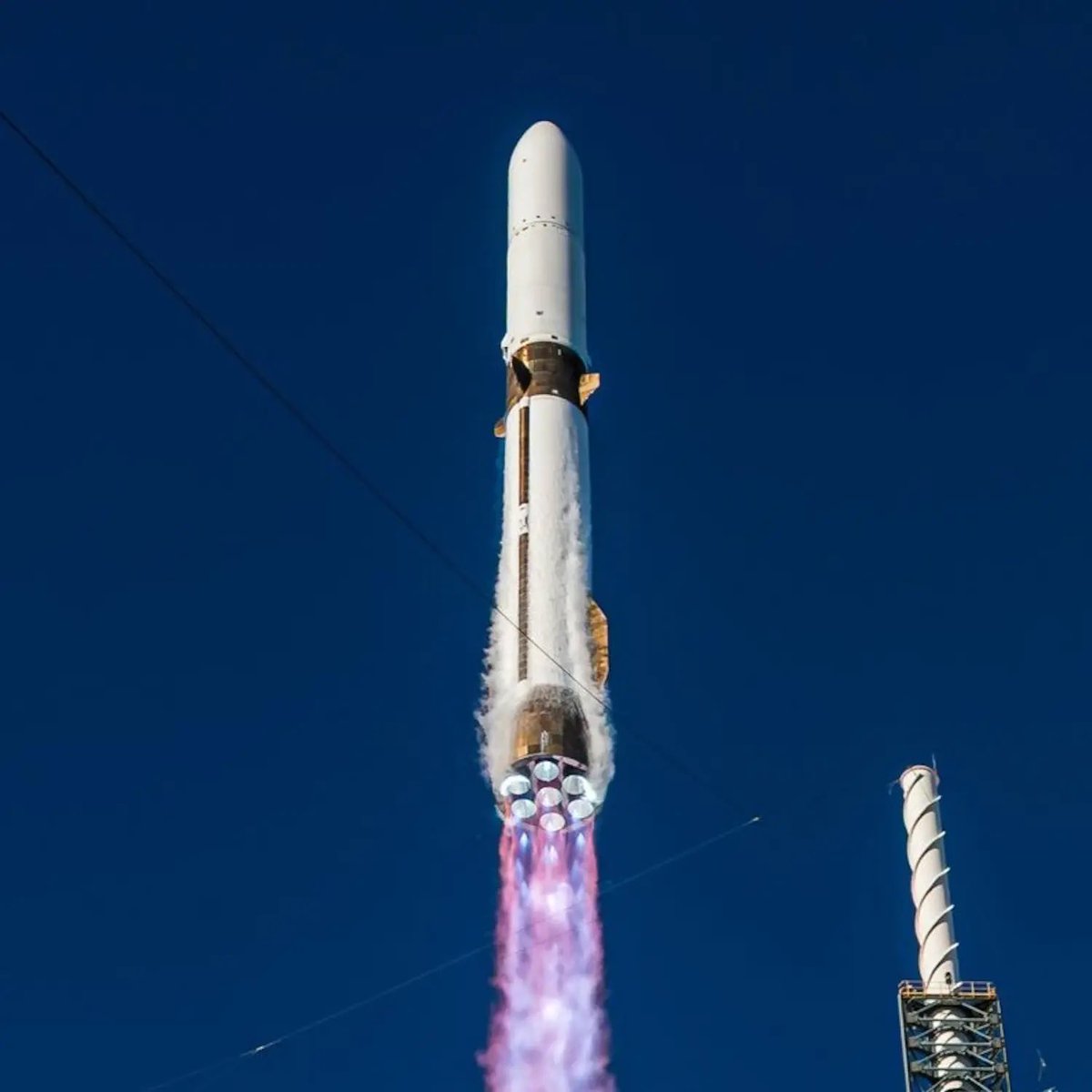 stocksnipa's tweet photo. AST Space Mobile $ASTS CEO Just said: 

“Block-2 Bluebird Satellites are shipping to Cape Canaveral today”🚀🛰️ https://t.co/h2dWbsZeIb