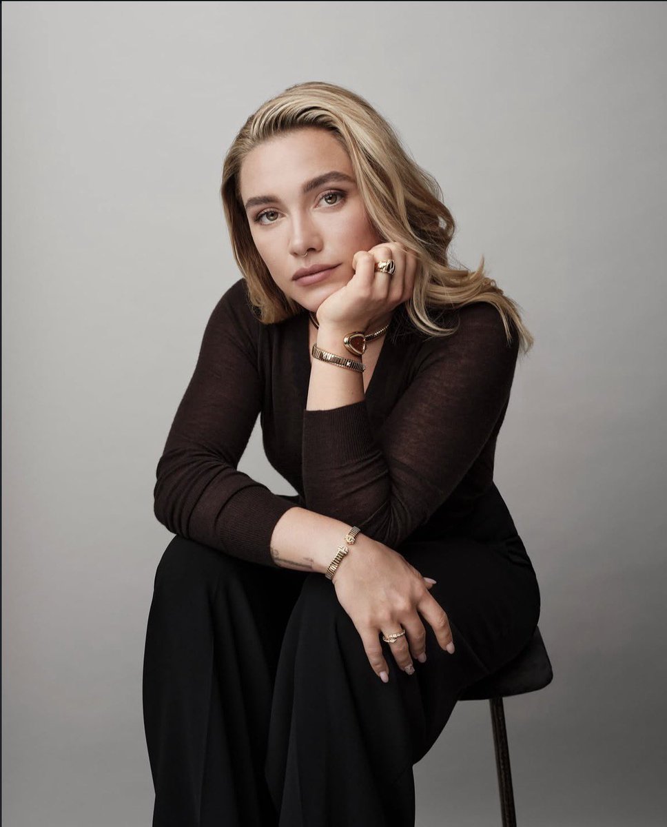 flosfilm's tweet photo. genuinely she should have her hair styled like this more often i love it https://t.co/RjyDzWf7L0