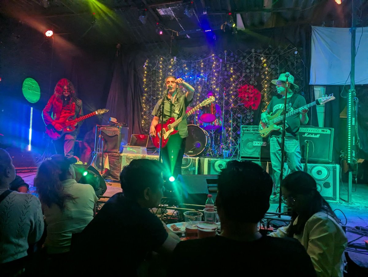 zirckonia's tweet photo. #Zirckonia 
#RockSinEtiquetas 
#rock 
#Imparable 
@carlosh_torres https://t.co/vowgfbO10M
