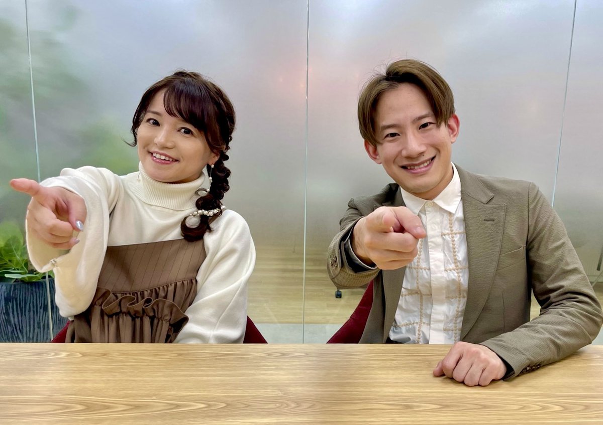tomomi_kuno's tweet photo. 大変、大変長らく
お待たせいたしました!🥺🌸✨

シリーズ6作目、
通算7冊目の鉄道本が
#カンゼン さんから
本日、発売となりました!!!!!!

🚃#阪急電鉄とファン大研究読本
https://t.co/81EL7lcYQb

ゲスト：#赤江珠緒 さん #上野耕平 さん
#伊原薫 さん #野月貴弘 さん

#久野知美 著 #南田裕介 鉄道名誉マネ&
#藤田雅之 レイルウェイプロデューサー監修

阪急さん全面協力のもと
約2年という歳月をかけて
晴れてこの日を迎えられたこと
大変嬉しく思っております!!!!!

車庫も制覇させていただき、
「鉄オタ選手権」でも伺いしきれなかった
塗装のお話や
南田さんとW監修を務めてくださった
藤田館長との対談などなど
本当にありがとうございます!!

そしてそして!
今回も、ゲストさんが
本当の本当に豪華です✨

テレビ大阪さんのイベントや
#トレ活ラジオ1155 に
ダーリンハニーの旅列車でも
語らせていただいている通りではありますが、
この度、赤江珠緒さんにゲストに
乗り入れていただいたのが
個人的には一番の推しポイントです・・・!

#tama954 リスナーさんはじめ
赤江さんのご家族の皆様にとっても
思い出&記録に残していただけるような
作品にしたいと決めていました。

赤江さんの今を伺いつつ、
阪急との密着すぎる連結感(訳：思い入れ)を
お伺いできたのは
本当の本当に、一生の思い出となりました!!!!!🥹

正直、今でも夢見心地で
全然語り尽くせません・・・😭 🚃🌸笑

兼ねてから、
「どんな鉄オタでも、沿線で育たれた方には
その愛の大きさは叶わない」と
思っておりましたが、
大好きで尊敬してやまない赤江さんが
それを証明してくださる形になり、
これ以上にない幸せです。
(詳しくは、是非✨
 ご覧くださいますと幸いです😍🌷)

もう、このために仕事頑張ってきた!
くらいの高揚感で、もう、
赤江さんへの感謝の気持ちだけで
多分1万文字くらいコメントが
湧いて出てきちゃいますので(🤣)、
明日、ファミリー倶楽部(ファンクラブ)の
生配信でお伝えさせて下さい!!

TBSラジオの皆さんや、
礼央さんにもお写真で乗り入れて頂き
とても華やかな巻頭企画になってますので
ご期待くださいますと嬉しいです🥰

宜しくお願いします♡🥺

また、同じくインタビューゲストとして
鉄オタ選手権でもお世話になっていて
妄想トレインファミリーでもある
#上野耕平 さんにも
乗り入れていただいております!!🎷

更に更に! 鼎談ゲストおよび
寄稿ゲストとして伊原薫さん、
シリーズレギュラーの
ベルズ野月さんにも乗り入れていただき
それはそれは、豪華な一冊となっております!!

監修も、冒頭に触れた通り
安定の鉄道名誉マネージャー南田さんに加えて、
古巣・ホリプロ仲間の汾陽麻衣ちゃんにも
とある企画でちょこっとご協力いただいています😍

そしてそして!
編集・メインライティングは
もちろん、全作支えてくださっている
滝川さん&キンさん(*´꒳`*)🚂🌸

トータルのメインデザインは
ニクスインクの二宮さんご夫妻と、
愛が満員乗車なメンバーさん達です🥰♡♡♡

今回の我がコも、大好きな皆さんとともに
大切に、大切に、育てさせていただきました♪

一人でも多くの方に
お手にとっていただけますと
嬉野温泉駅です!

早くも、発売記念イベントも
決まっておりますので
是非是非! お早めにご予約ください♪

▶︎紀伊国屋書店 梅田本店さん公式HPより!
📖 『 #阪急電鉄とファン大研究読本 いつの時代も阪急マルーンとともに』発売記念
久野知美さん（女子鉄アナ）×藤田雅之さん（阪急電車館館長）トーク＆サイン会
https://t.co/pAkB6GP3Mz

藤田館長と2両編成で
阪急トークさせていただくほか
サイン会にもご乗車して貰いますので
かなりレアな会になること間違いなしです🙌🏻🚃✨

各ラジオ番組にも
乗り入れを続けてまいりますので
そちらもお楽しみに!

多くの方に喜んでいただけますように(●'ᴗ'σ)σணღ*🚂
どうぞどうぞ、宜しくお願いいたします!!!!!!