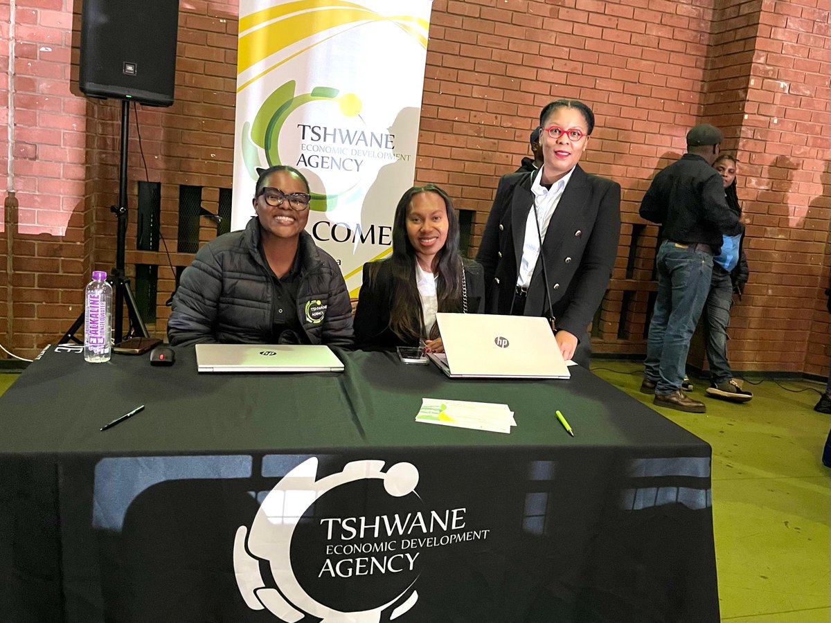 TshwaneEconDev's tweet photo. TEDA proudly partnered with the @AIDCgauteng to host the Open Day &amp; Automotive Showcase in Eersterust, connecting locals with opportunities in the automotive and manufacturing sectors.

Young people, entrepreneurs and artisans engaged directly with stakeholders on opportunities https://t.co/AfOIcvlCIC