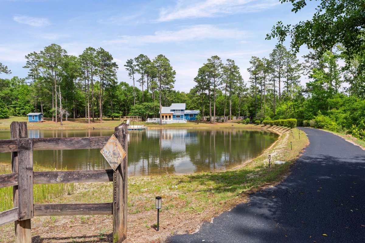 DSFPhoto's tweet photo. 6 beautiful acres, a private pond, and total privacy in Brewton. ✨
This is the kind of property that feels like your own getaway every day.
#DeepSouthFocusPhotography #BrewtonAL #CountryLiving #SouthernHomes https://t.co/fUfxcPzCS6