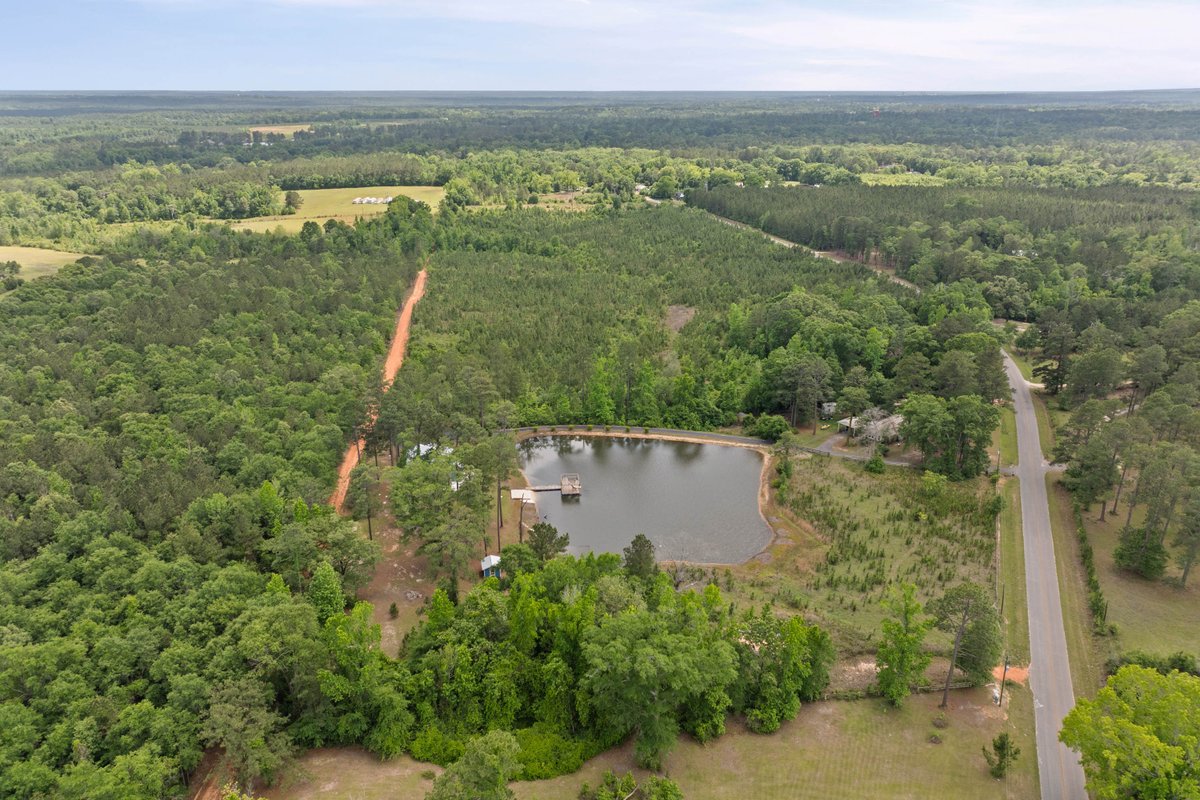 DSFPhoto's tweet photo. 6 beautiful acres, a private pond, and total privacy in Brewton. ✨
This is the kind of property that feels like your own getaway every day.
#DeepSouthFocusPhotography #BrewtonAL #CountryLiving #SouthernHomes https://t.co/fUfxcPzCS6