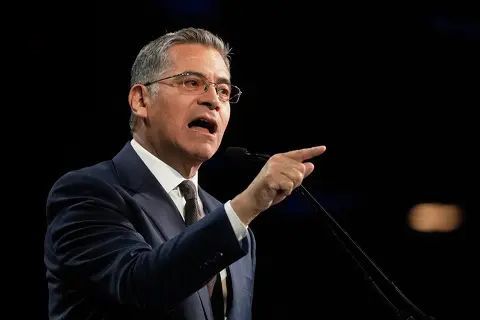 ryanzhelp's tweet photo. Xavier Becerra faces attacks from all sides in Calif. governor's race https://t.co/VCM4gqhlit via @sfgate https://t.co/PvdrWwBkv5
