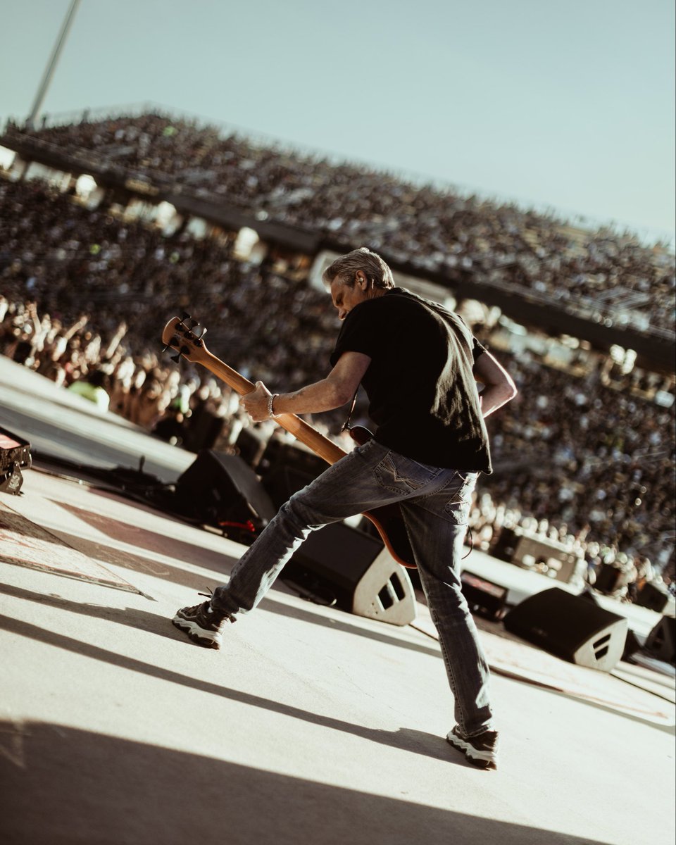 staind's tweet photo. Sonic Temple, you showed out 🤘🔥 https://t.co/3XNSFymbfe