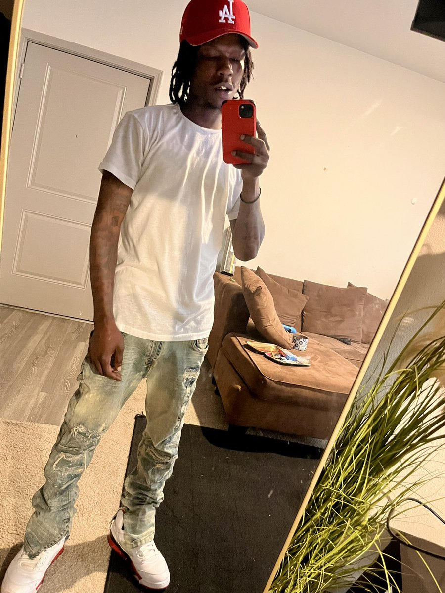 JuHefner1643's tweet photo. #TaurusSzn IM THE BIRTHDAY AND THE LEADER OF THE PACK‼️🐂♉️🥳😤 https://t.co/rVFdvd3HcW