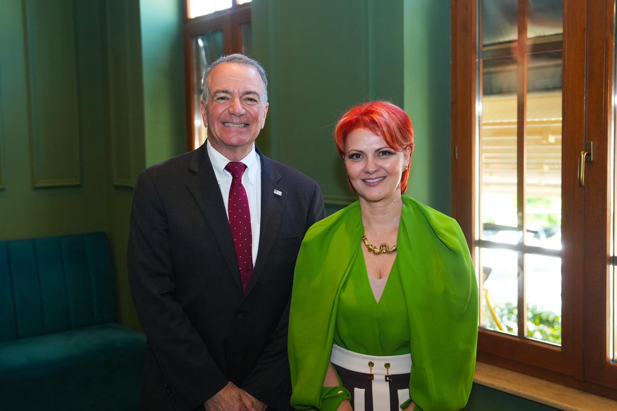 USAmbRO's tweet photo. Great meeting with Mayor Lia-Olguța Vasilescu and County Council President Dorin Cosmin Vasile to learn what’s driving growth in the region and where we see opportunities to work together, especially on investment, economic development, and job creation here and in the USA. https://t.co/V5Xr7SqNhW
