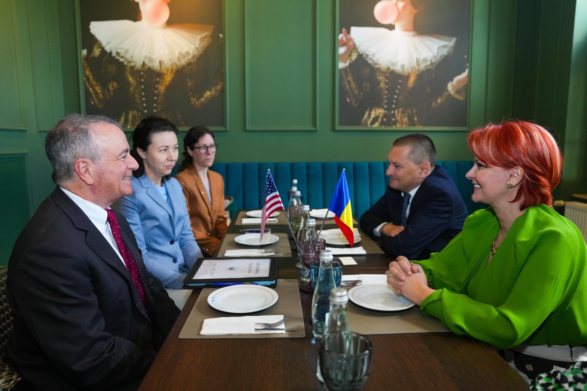 USAmbRO's tweet photo. Great meeting with Mayor Lia-Olguța Vasilescu and County Council President Dorin Cosmin Vasile to learn what’s driving growth in the region and where we see opportunities to work together, especially on investment, economic development, and job creation here and in the USA. https://t.co/V5Xr7SqNhW