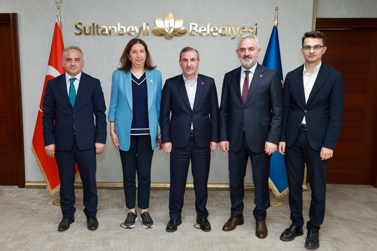 alitombastr's tweet photo. AK Parti Gümüşhane İl Başkanımız Mehmet Emin Erdoğdu, AK Parti 27. Dönem Sivas Milletvekilimiz Semiha Ekinci, Gümüşhane İl Gençlik Kolları Başkanımız Umut Tokel ve Cumhur İttifakı Tekke Belediye Başkan Adayımız Kemalettin Demirkıran’ı misafir ettik. 

Kıymetli misafirlerimize nazik ziyaretleri ve samimi sohbetleri için teşekkür ediyorum.