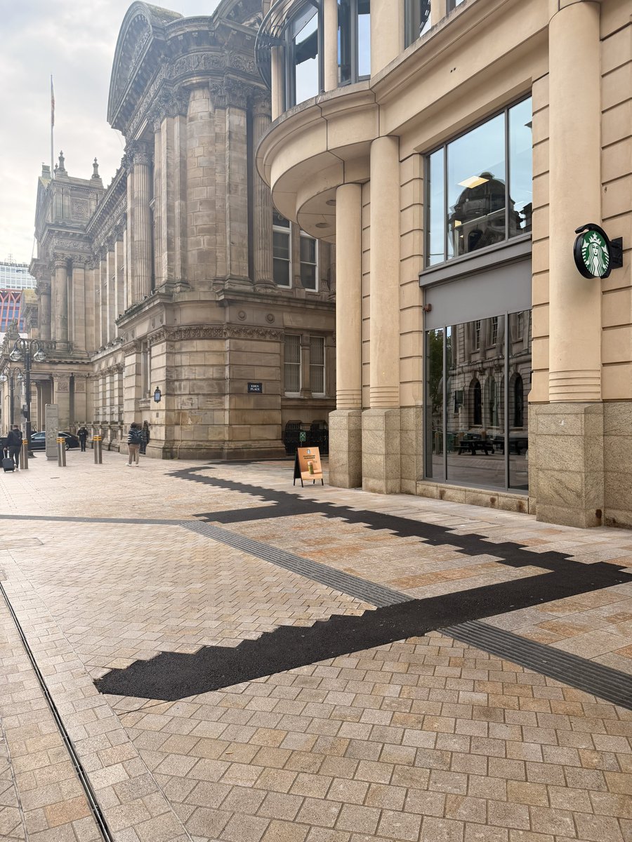 ReissOmari's tweet photo. Colmore Row, or Scarmore Row?

The 3 giant scars on one of Birminghams finest streets. https://t.co/f8BuwvgrH5