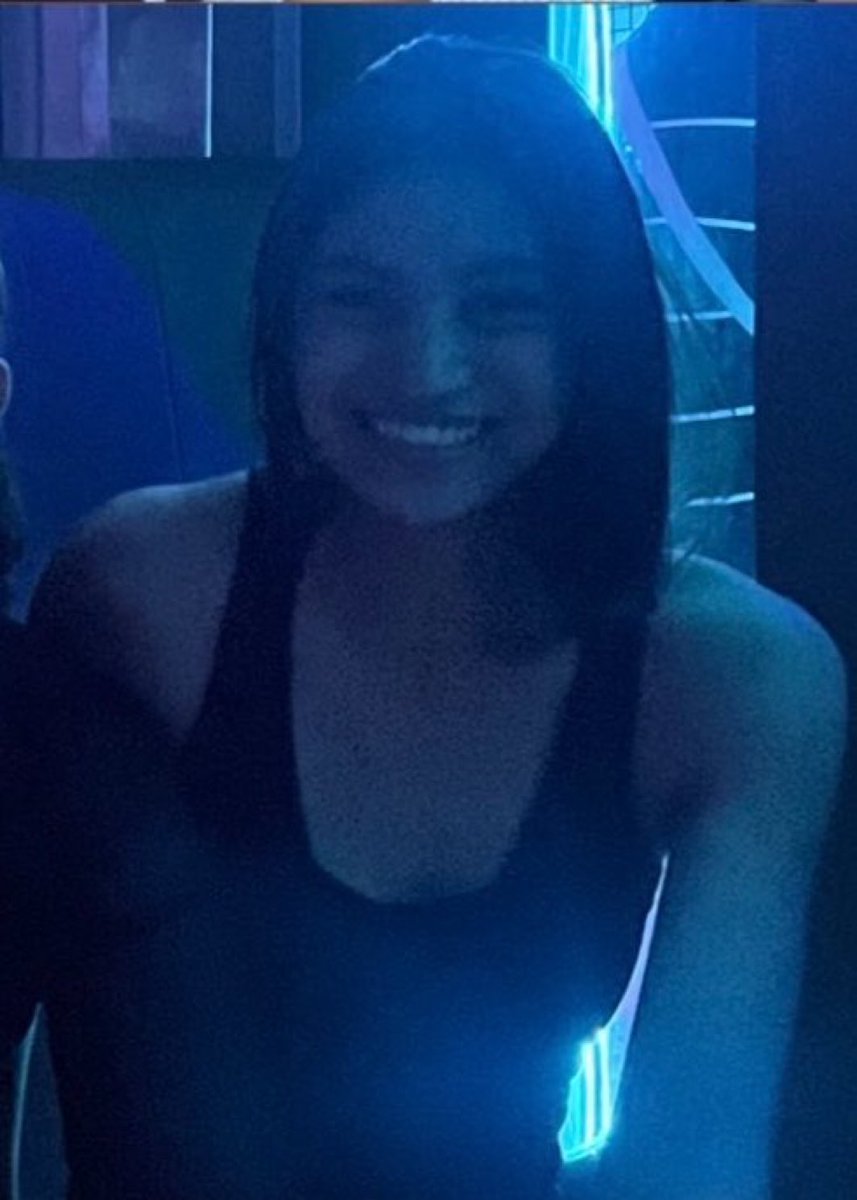 4uaapz's tweet photo. sa totoo lang she looks like someone na magiging crush mo sa club tapos NEVER mo na makikita ulit https://t.co/43ayS5B08O