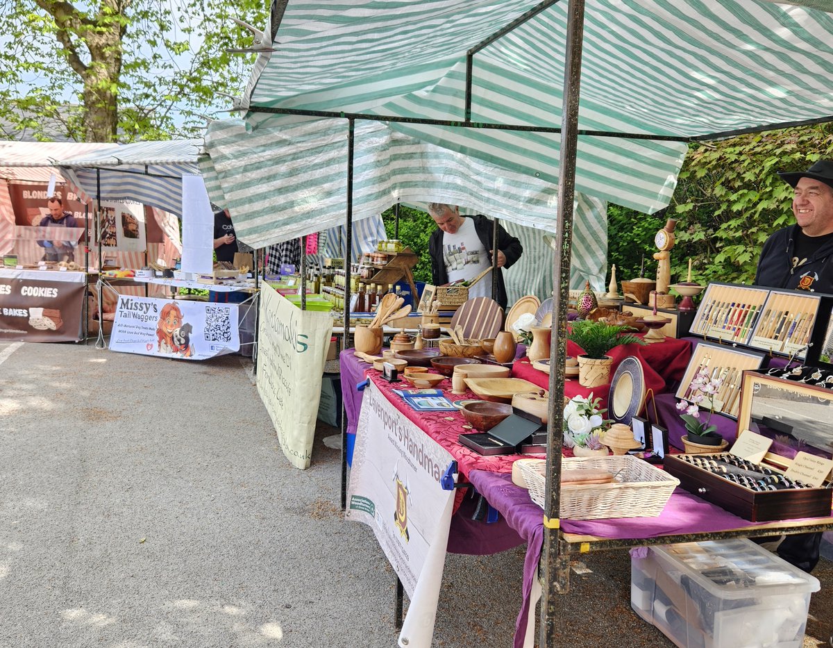 FarsleyMarket's tweet photo. The monthly market returns this Saturday 23rd May with live music from #DavePrater more family crafting with @farsleyfestival and donations being collected by @leedsbabybank 
Read all about it https://t.co/952VnZuI8V https://t.co/RRkIgU420K