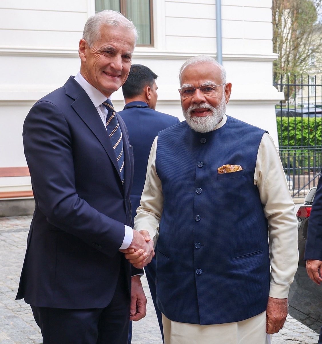 Narendra Modi tweet media