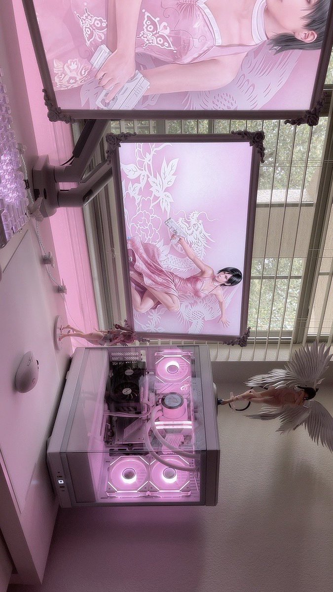 zombonni's tweet photo. #pinksetup #desksetup https://t.co/o7RzBMAHlM