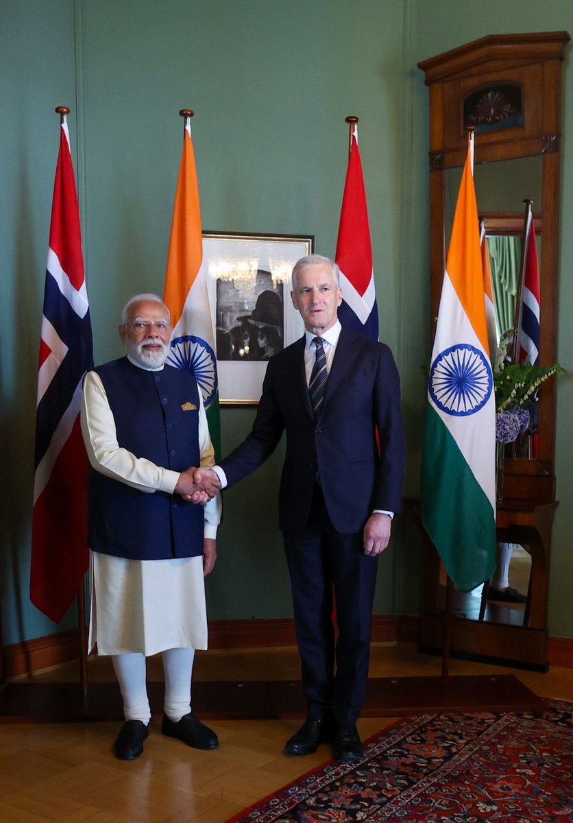 Narendra Modi tweet media