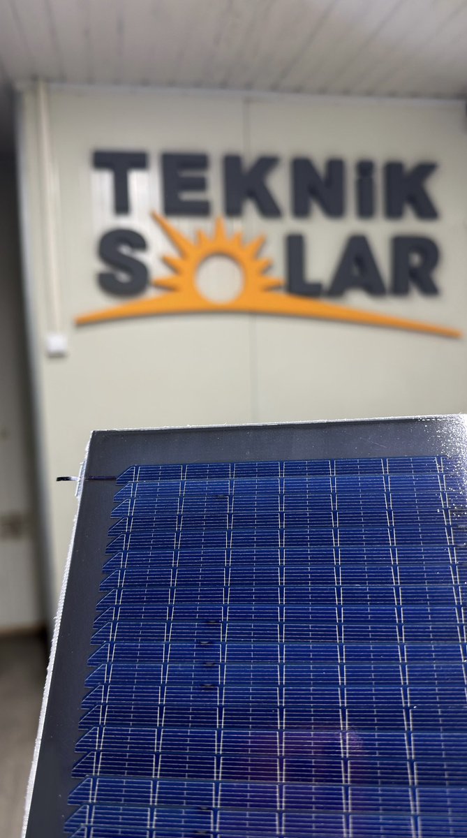 TeknikSolar's tweet photo. 8.2W gücünde, 18V çıkışa sahip, 9BB teknolojili, 36 hücreli ve 18x25 cm ölçülerinde yüksek verimli özel solar panel üretimini başarıyla gerçekleştirdik. https://t.co/AvqLs2F8wE