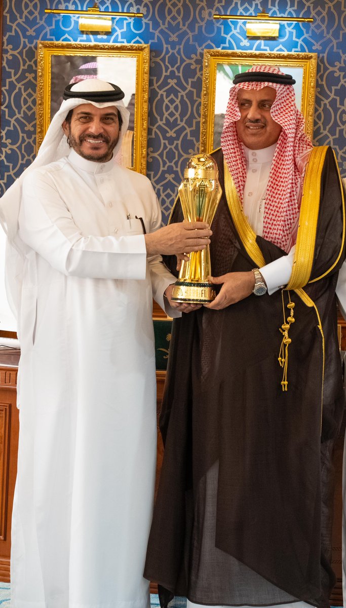 abhaFC's tweet photo. زار رئيس مجلس إدارة #نادي_أبها الأستاذ سعد حامد الأحمري، برفقة عدد من أعضاء مجلس الإدارة ومنسوبي النادي، معالي رئيس جامعة الملك خالد أ.د فالح بن رجاء الله السلمي، بمقر الجامعة؛ وذلك عقب تحقيق نادي أبها لقب دوري يلو لأندية الدرجة الأولى 2025-2026 وصعوده إلى دوري روشن السعودي للمحترفين.