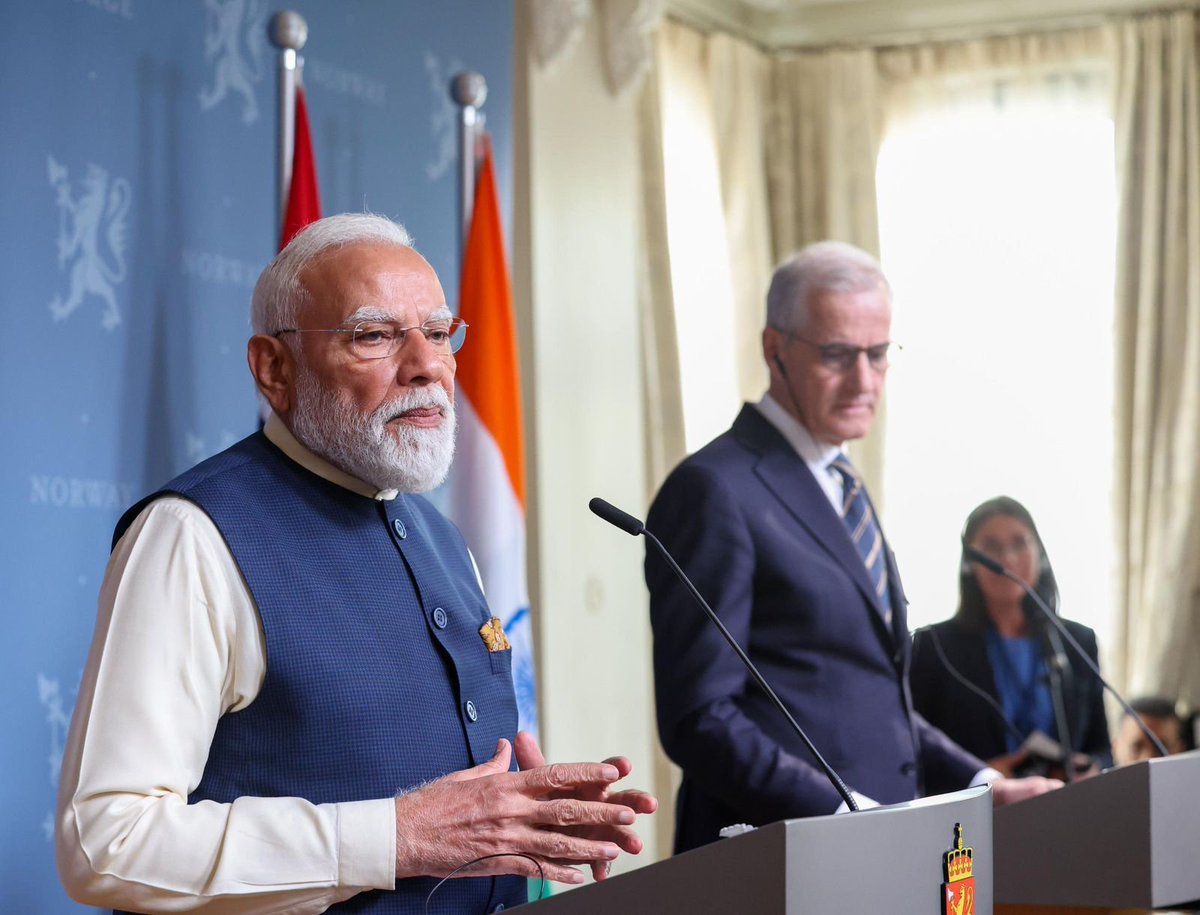 Narendra Modi tweet media