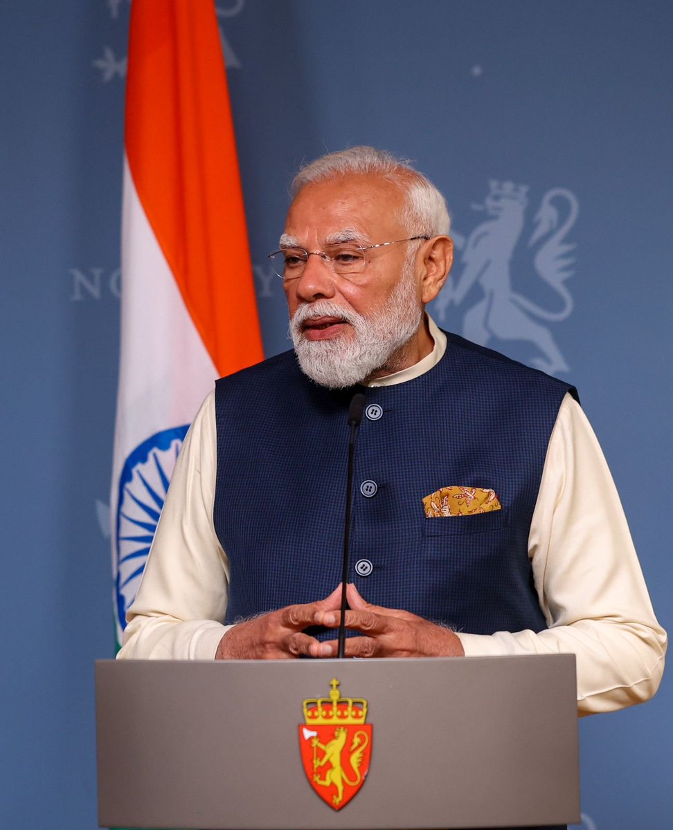 Narendra Modi tweet media