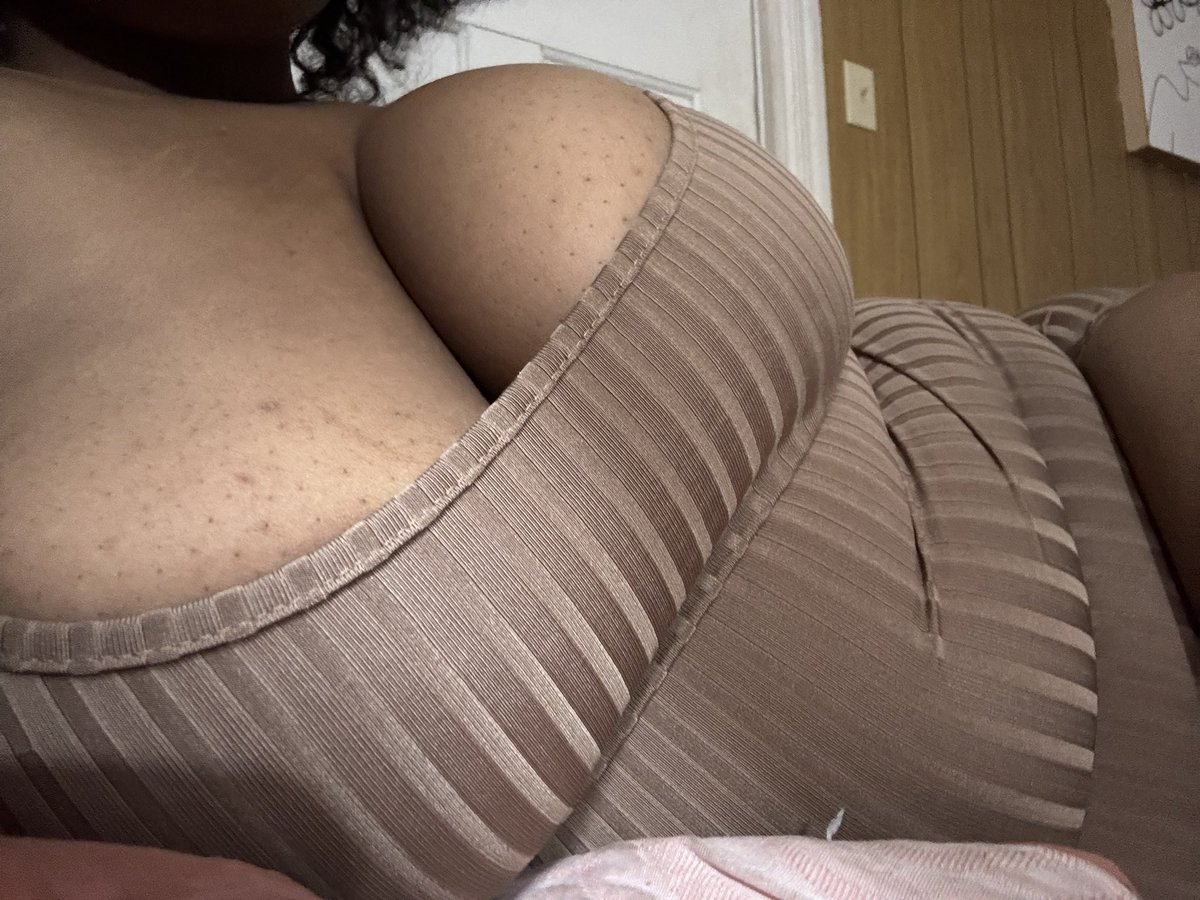 THEMAXm2's tweet photo. Good Morning 🩷
#Nsfwtwt
#findom
#mommy https://t.co/Q8e4AmefkC