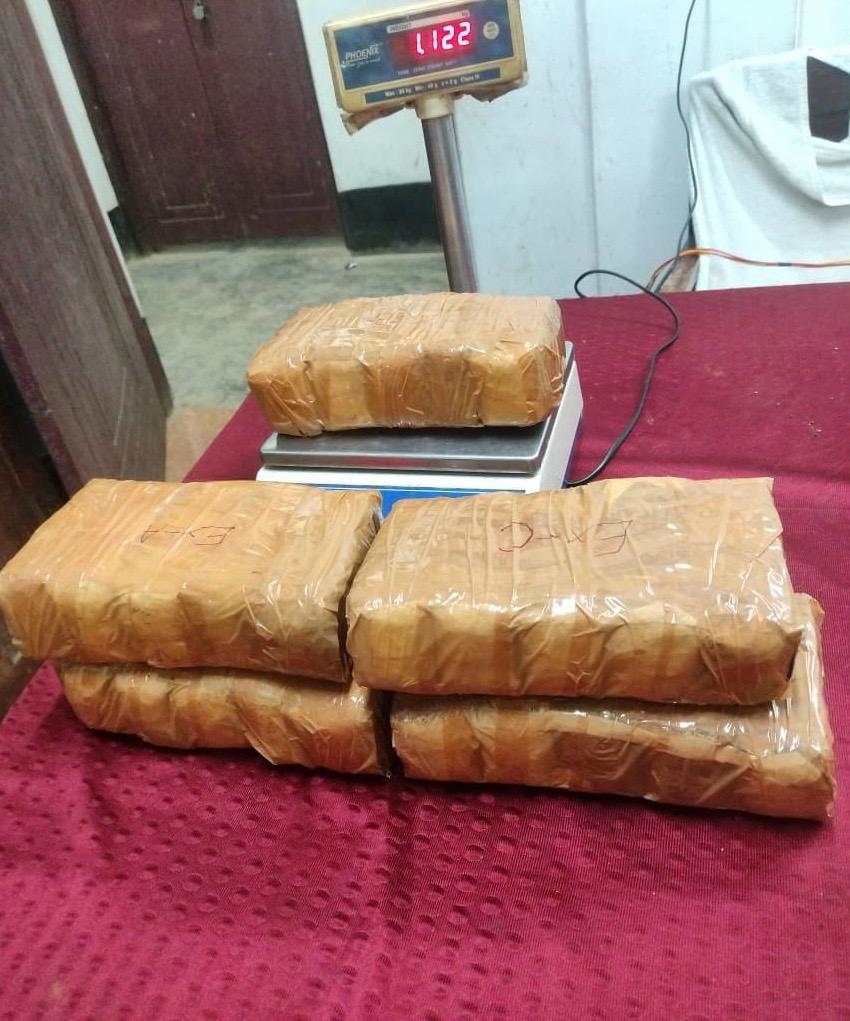 tp_north's tweet photo. 18/05/26, acting on credible source information at  West Bagan under Kadamtala PS, OC Kadamtala PS along with staff a total- 48,750 suspected YABA tablets were recovered &amp; seized which black market value approximately ₹2.5 crore.A specific case has been regd. under the NDPS Act. https://t.co/9qjTiqdKhZ
