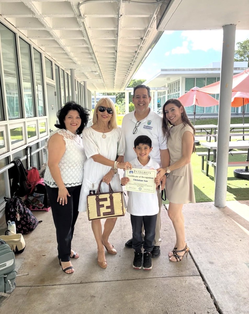 MariTereMDCPS's tweet photo. Great morning at West Laboratory K-8 School, where I had the pleasure of meeting students and parents during the Values Matter Award Ceremony focused on Integrity. @westlabschool https://t.co/YeQDerONmg