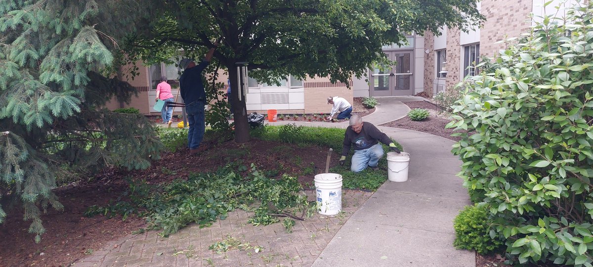 AMLA_SDZ's tweet photo. AMLA Volunteers met at Slovene Home Skilled Care &amp; Rehabilitation to weed and plant one of their resident courtyards. This decades-old tradition is just one small, community service AMLA Members carry out each year. Thank you to the Home for letting us do this! #AMLA4life https://t.co/hO5nFXPewD