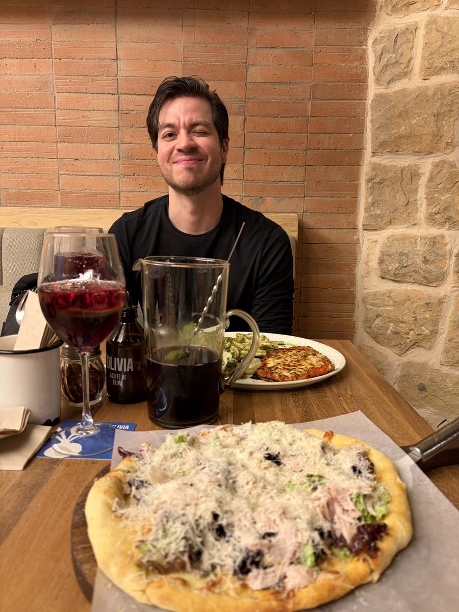migripaz's tweet photo. Bogotá con mi amorcito. 🥰 https://t.co/h8V5JtZNkl