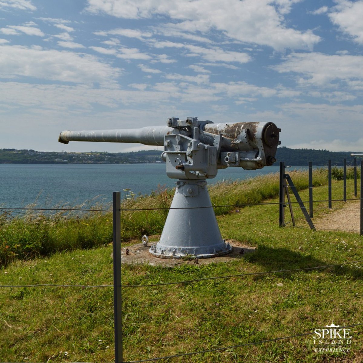 ringofcork's tweet photo. Located in the heart of Cork Harbour, Spike Island holds a significant place in Irish history, having served as a military fortress and a notorious prison. 

🎟️Book your tickets at https://t.co/KZWIZ6xdMW 

📷: @SpikeIslandCork 

#RingOfCork #SpikeIsland #VisitCobh https://t.co/LQ5VHphQVZ