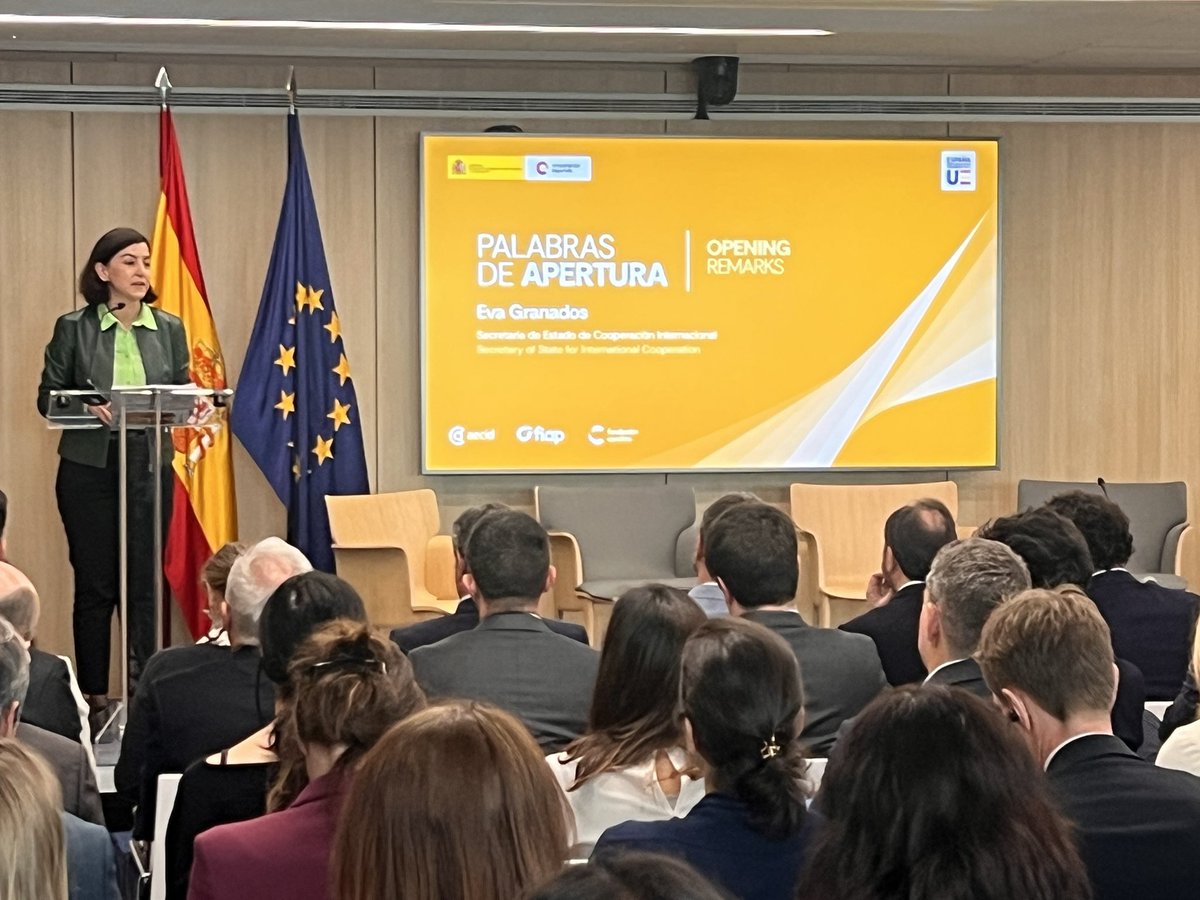 EspanaenUE's tweet photo. Acogemos la presentación del renovado sistema de Cooperación Española, con el objetivo de compartir los principales cambios y mejoras alcanzados con los socios de las instituciones europeas y otras partes interesadas.

Avances, visión y alianzas en el marco de #GlobalEurope. https://t.co/fxgg2lC51x