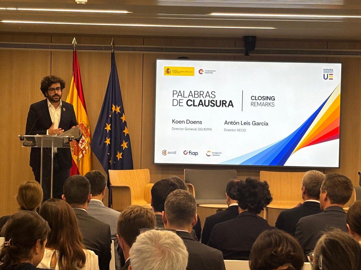 EspanaenUE's tweet photo. Acogemos la presentación del renovado sistema de Cooperación Española, con el objetivo de compartir los principales cambios y mejoras alcanzados con los socios de las instituciones europeas y otras partes interesadas.

Avances, visión y alianzas en el marco de #GlobalEurope. https://t.co/fxgg2lC51x