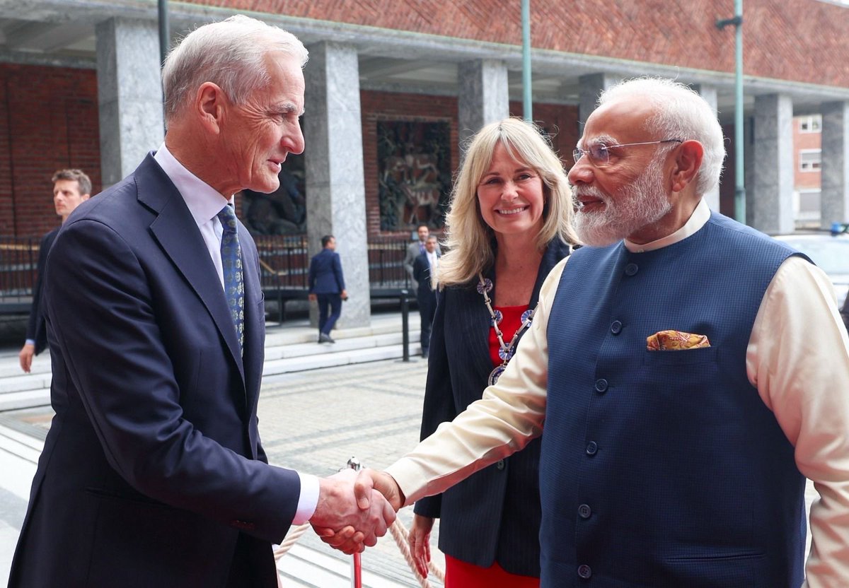 Narendra Modi tweet media